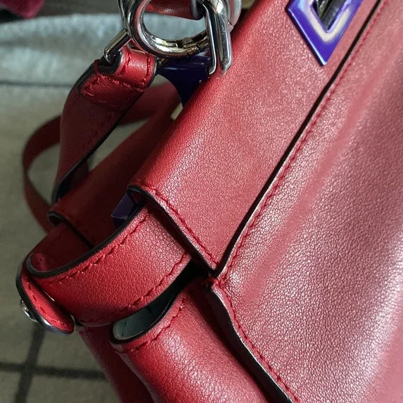 Auth Fendi red peekaboo iconic turn closure rigid leather top handle handbag - Picture 4 of 16